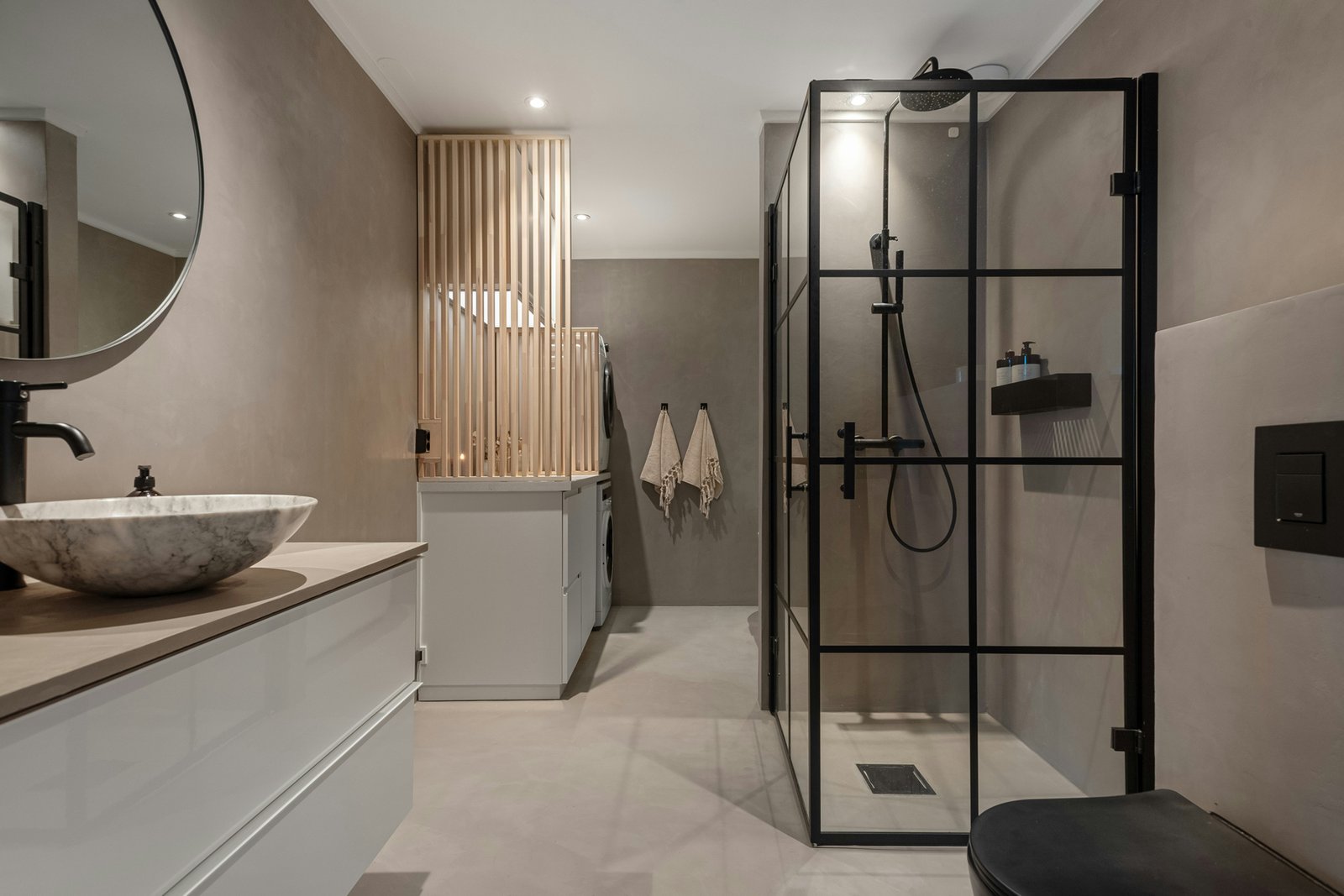 Duschabfluss im Badezimmer