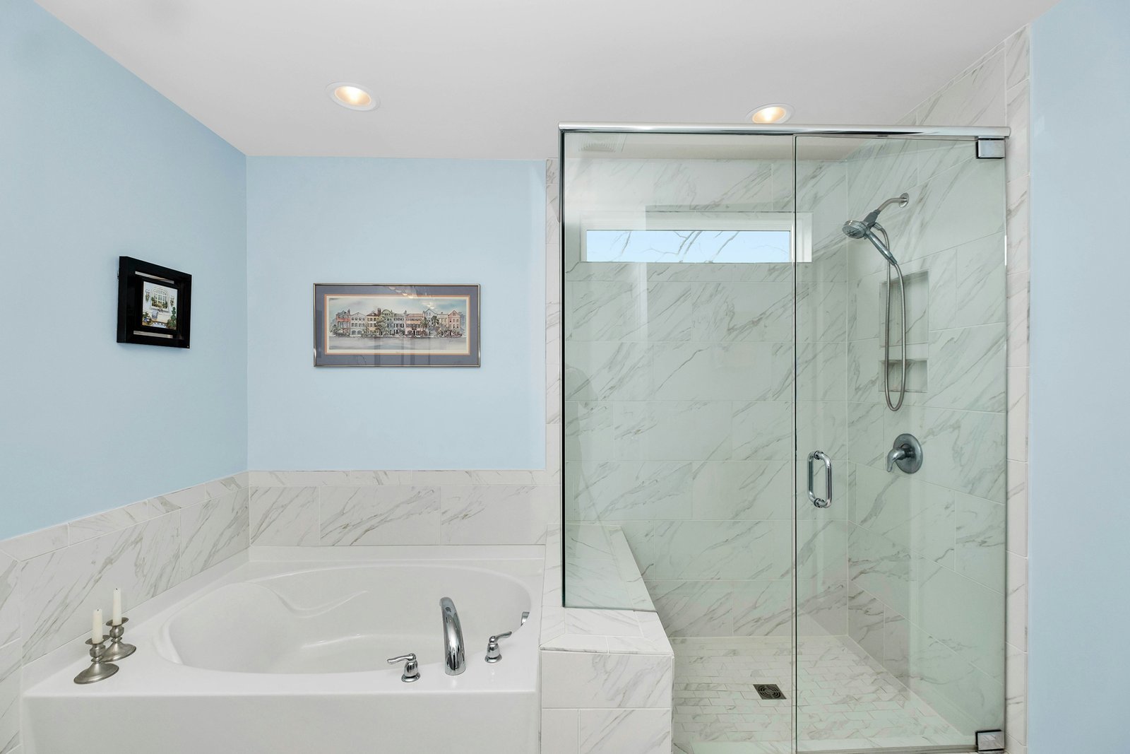 Duschabfluss im Badezimmer